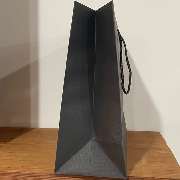 🦁 YSL Black LARGE Gift Bag with Perfume Samples - Picture 6 of 13